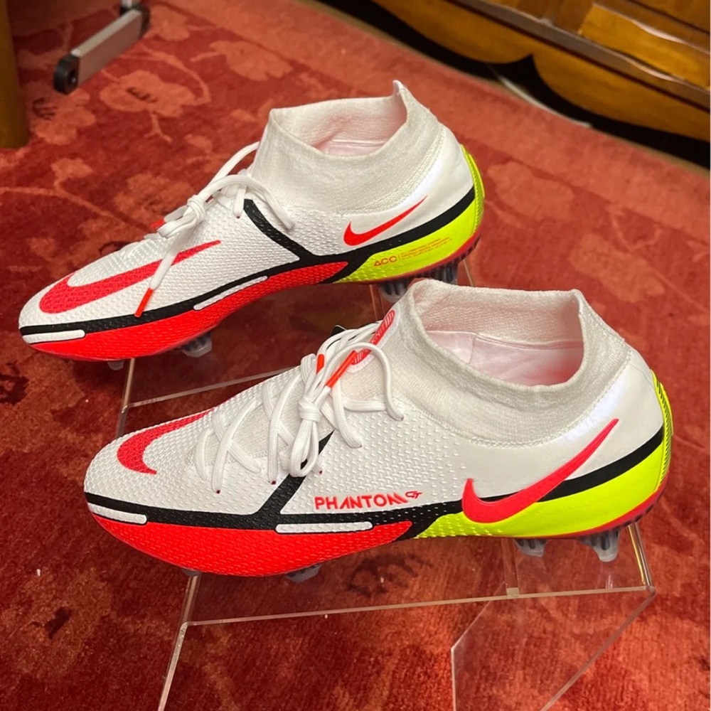 Nike Phantom GT2 Elite Dynamic Fit FG Soccer Cleats
